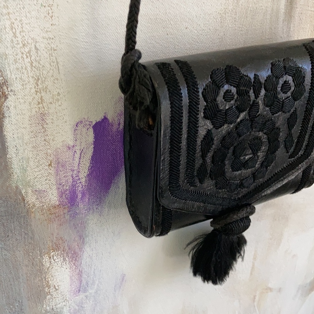 VINTAGE 5” x 5” crossbody bag hand made in Morocco leather, silk embroidered - Picture 14 of 16